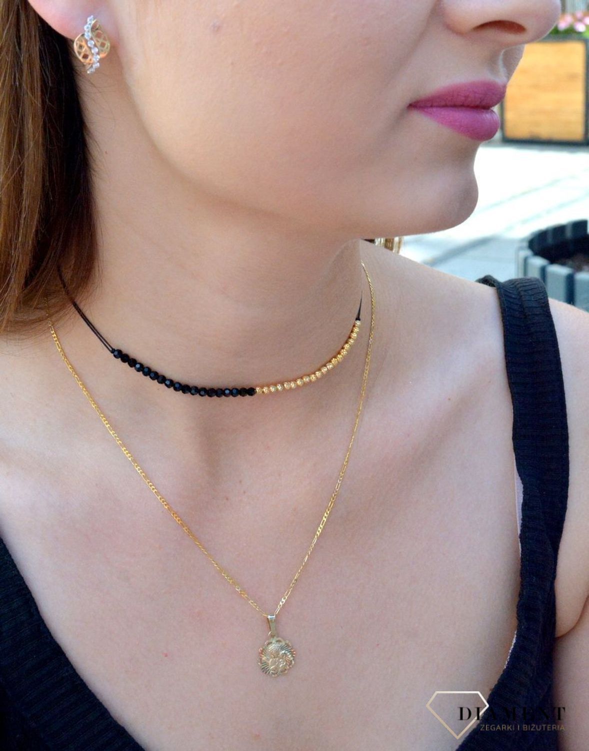 Złote kolczyki wiszące ażurowe listki próby 333 KL 6927 333. Złote kolczyki próby 333 o oryginalnym wyglądzie. Powstały z połączenia ażurkowych listków oraz cyrkonii. Niezwykle urokliwa ozdoba. Na prezent..jpg